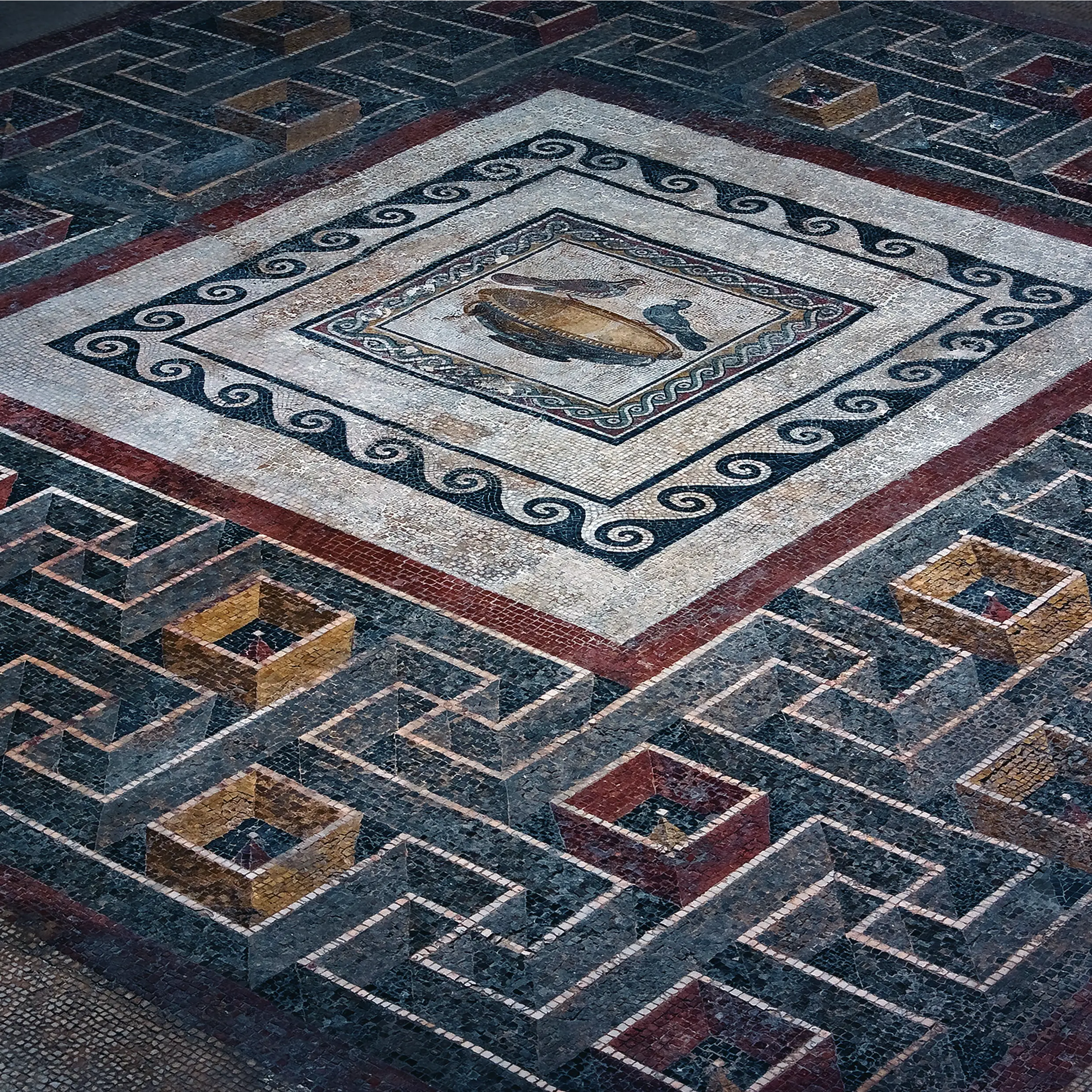 Image of a perfectly preserved floor mosaic at the Roman Villa in Rabat, Malta.