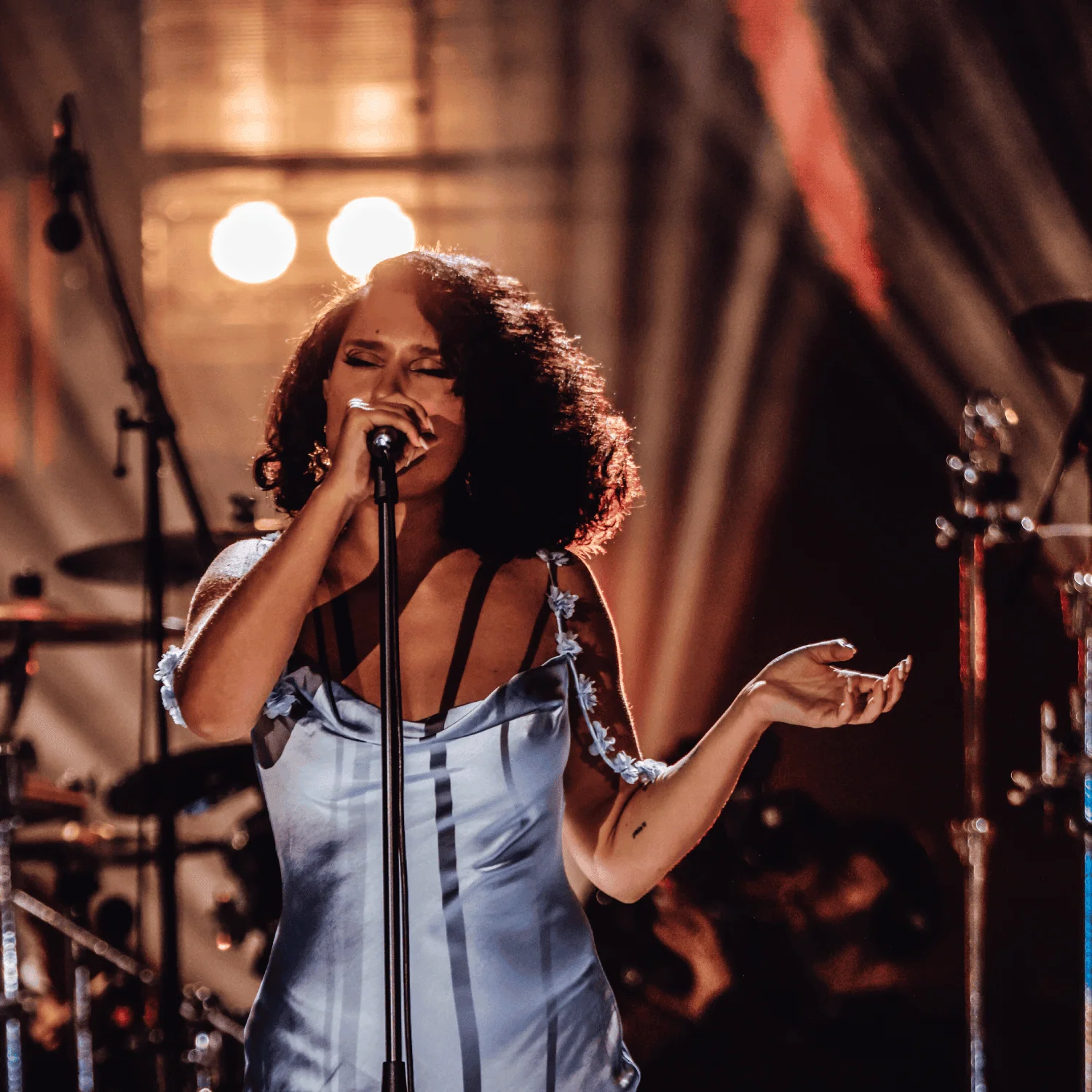 RayeMalta A shot of Raye performing live in Malta